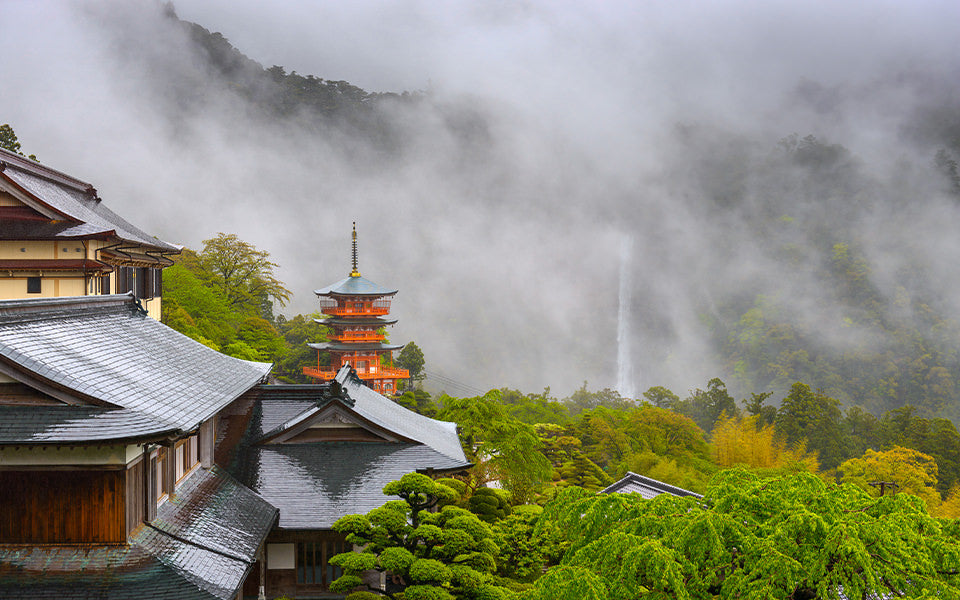 It is believed to have been the home of a Kami named Hiryū Gongen, worshiped in Kumano Nachi Taisha, today part of the Kii Mountains’ sacred sites and pilgrimage routes. View of the Seiganto-ji Buddhist temple, with the Nachi waterfall in the background.